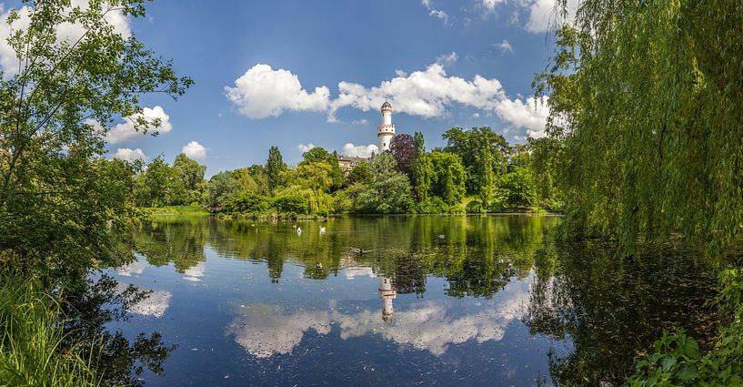 Weiher im Schloßpark von Bad Homburg vor der Höhe von Christian Müringer