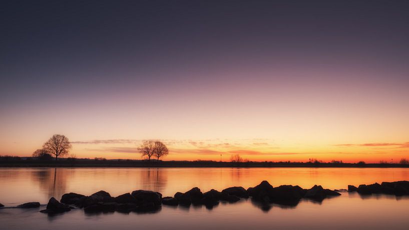 Red skies in the morning by Lex Schulte