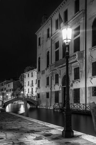 VENICE Rio di San Vio &amp; Palazzo Cini | Monochrome  van Melanie Viola