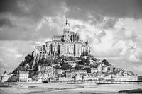 Mont Saint-Michel in black and white