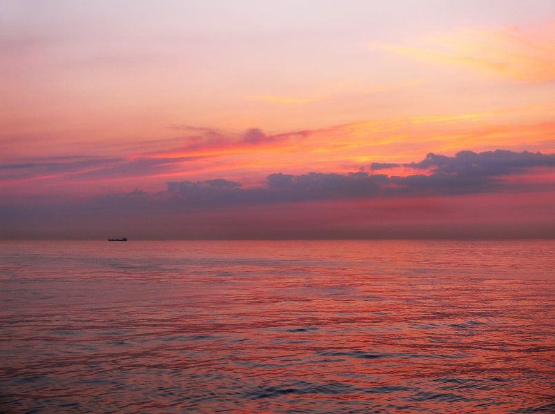 Lever de soleil en mer. par Corinne Welp