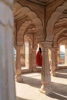 Frau im roten Kleid | Reisefotografie Druck | Jaipur Indien