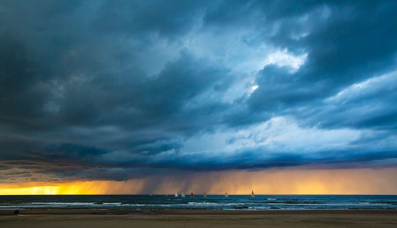 Coups de nuages au coucher du soleil par Maurice Haak