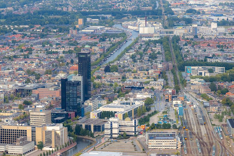 Leeuwarden : Zone de la gare et tour Achmea par Martijn