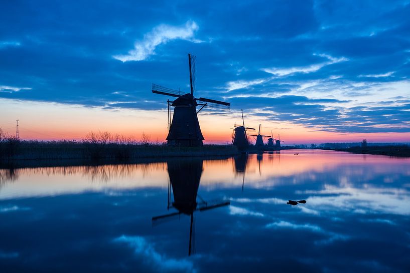 Kinderdijk in holland by Marcel Derweduwen