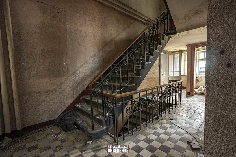 Die Treppe ins Jenseits. von Het Onbekende