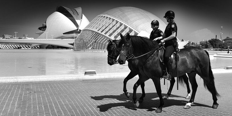Monde moderne, Valence (en noir et blanc) par Rob Blok
