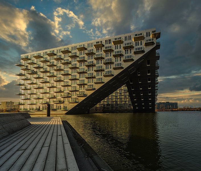 Schleusenhaus mit Frost auf dem Steg von peterheinspictures