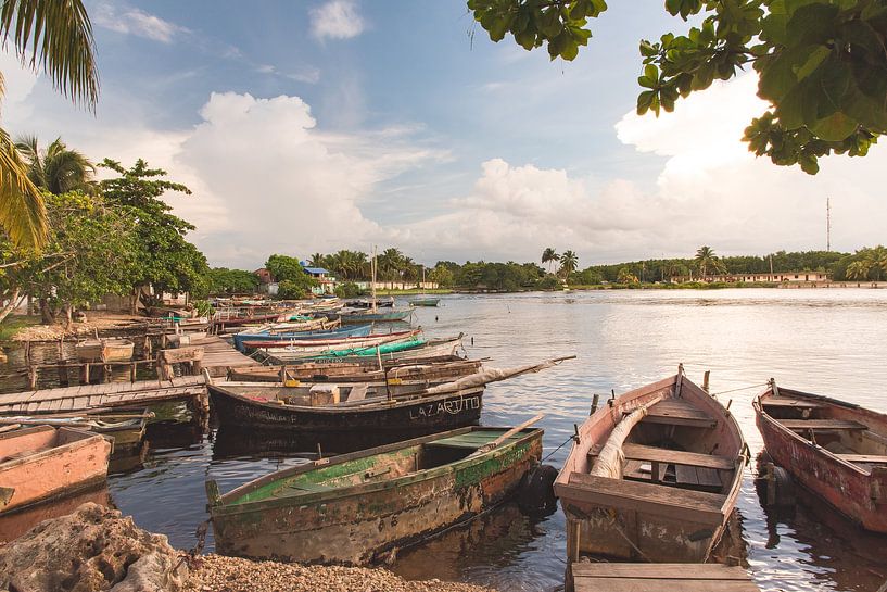 Boats at Playa Larga, Cuba von Andreas Jansen