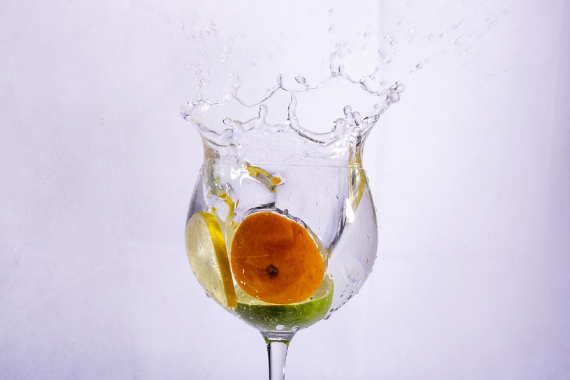 Vert orange et jaune dans l'eau par Rob Hansum