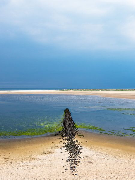 Beach with groyne in Wittdün on the island Amrum by Rico Ködder