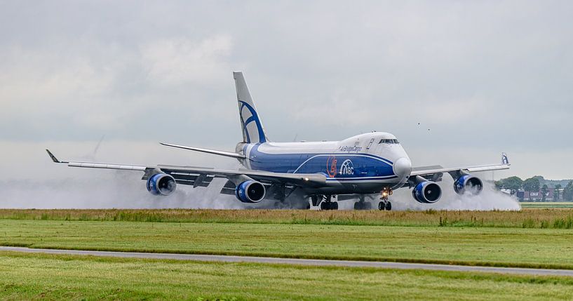 Freinage du Boeing 747-400F d'AirBridgeCargo. par Jaap van den Berg