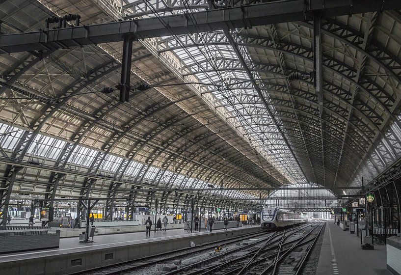 Hauptbahnhof Amsterdam von René van Leeuwen