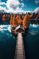 Haus mit Steg auf einem See