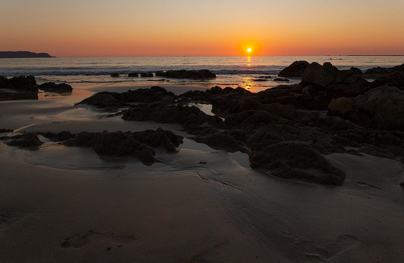 Sonnenuntergang über dem Golf von Bengalen, Myanmar von Marco Heemskerk