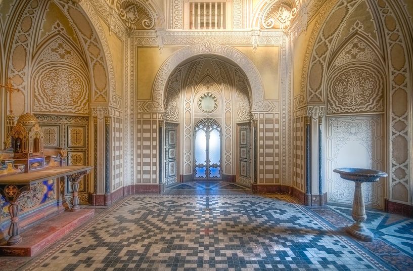 Room in Abandoned Castle Sammezzano in Italy. by Roman Robroek - Photos of Abandoned Buildings