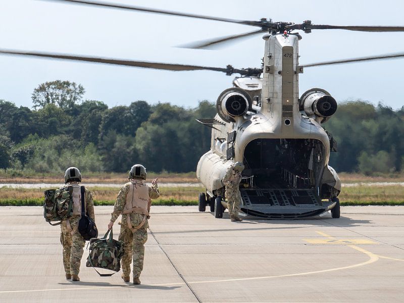 CH-47F Chinook by flokoe_photography