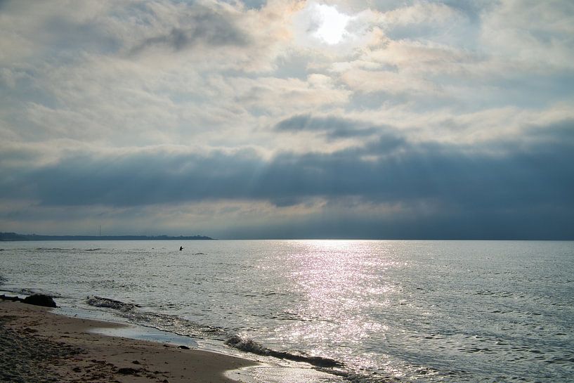 Sur la plage de sable de la mer Baltique par Martin Köbsch