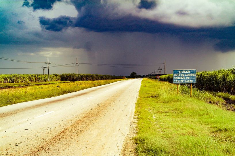 Verlassene Straße Kuba von Nicolette Suijkerbuijk