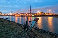 Le soir tombe sur Tata Steel / IJmuiden