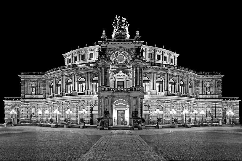 Semper Opera House Dresden by night by Frank Herrmann