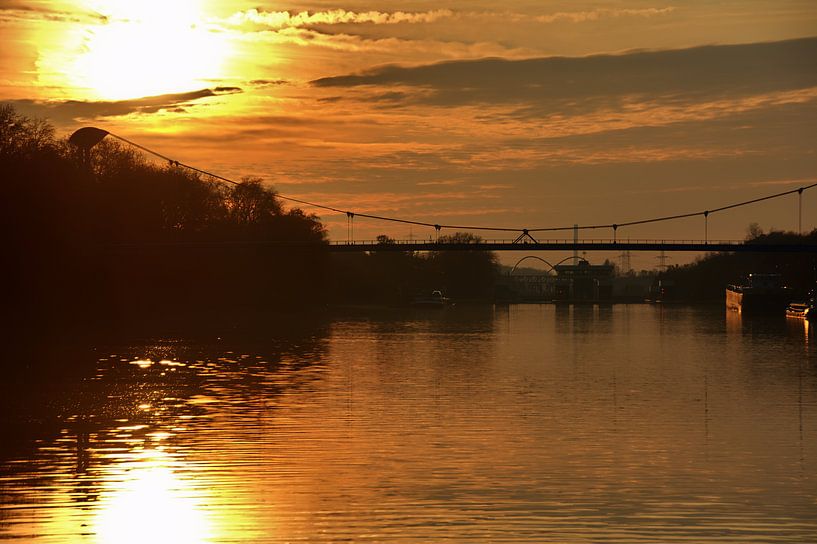 Coucher de soleil au canal 19 par Edgar Schermaul