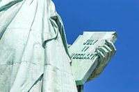 Détail de la statue de Lady Liberty, livre avec la date de l'indépendance des USA