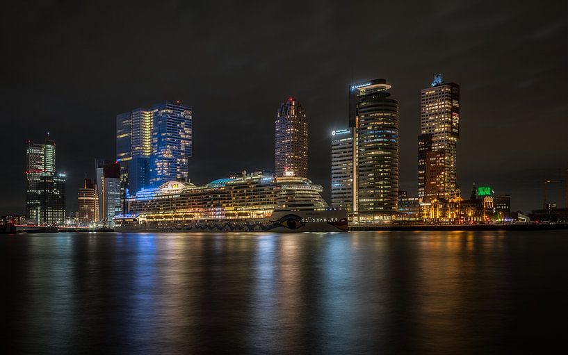 Cruise Terminal by Nico Dam