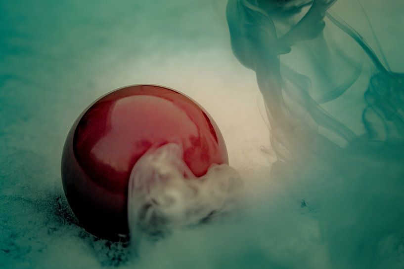 Boule rouge par Freddy Hoevers