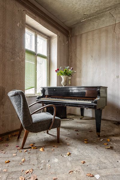 piano abandonné dans une maison abandonnée par Gentleman of Decay