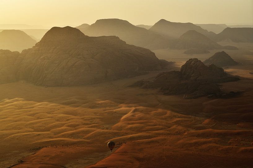 Ballon Fahrt im Wadi Rum bei Sonnenaufgang von Oliver Lahrem