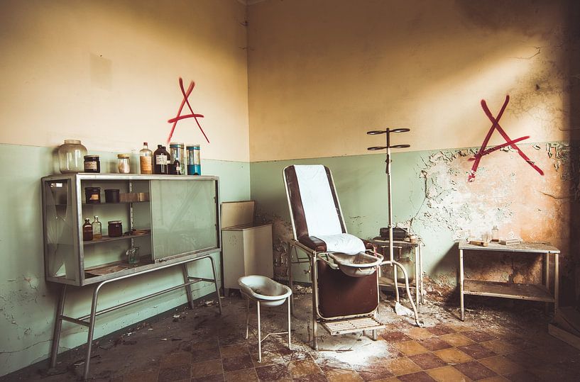 La chambre de l'infirmerie par On Your Wall