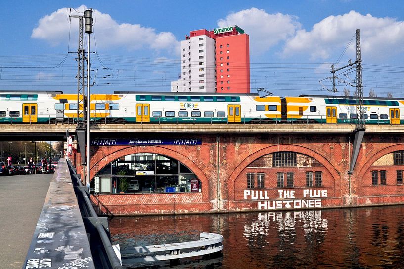 Alte Speicher an der Spree in Berlin-Kreuzberg von Silva Wischeropp