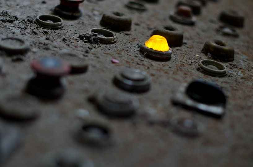 Knop op oude instrumentenpaneel von Christopher Lewis