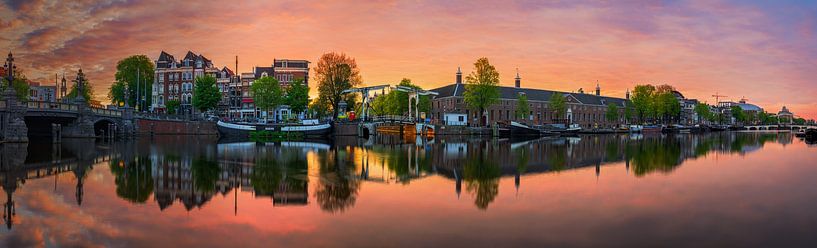 Panorama des Flusses Amstel in Amsterdam, 2020 von Amsterdam.Photos
