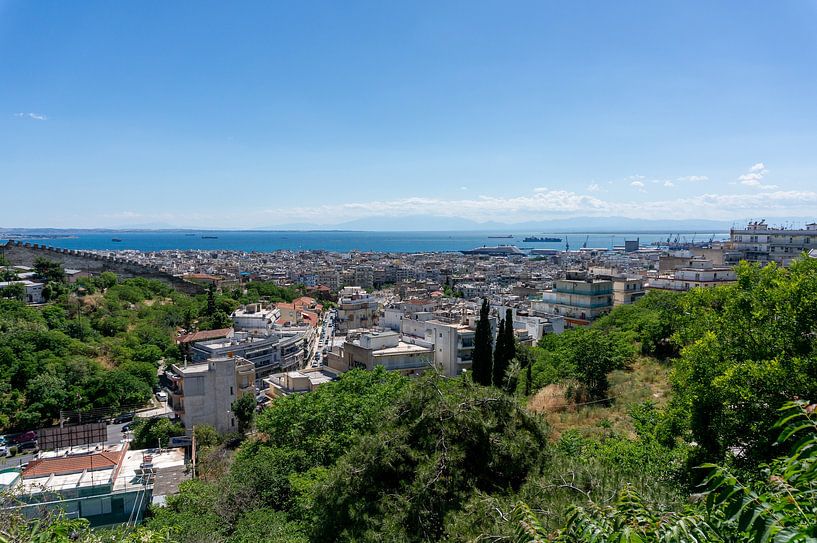 Blick auf die Stadt Thessaloniki in Griechenland mit Meer und Hafen von Animaflora PicsStock