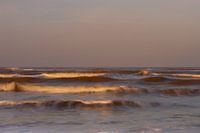 Des vagues en mouvement dans le surf