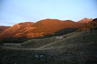 Lever de soleil sur la grange abandonnée