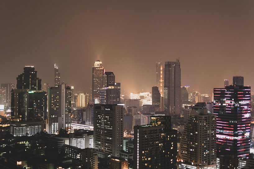 Skyline de Bangkok la nuit par Bart van Lier