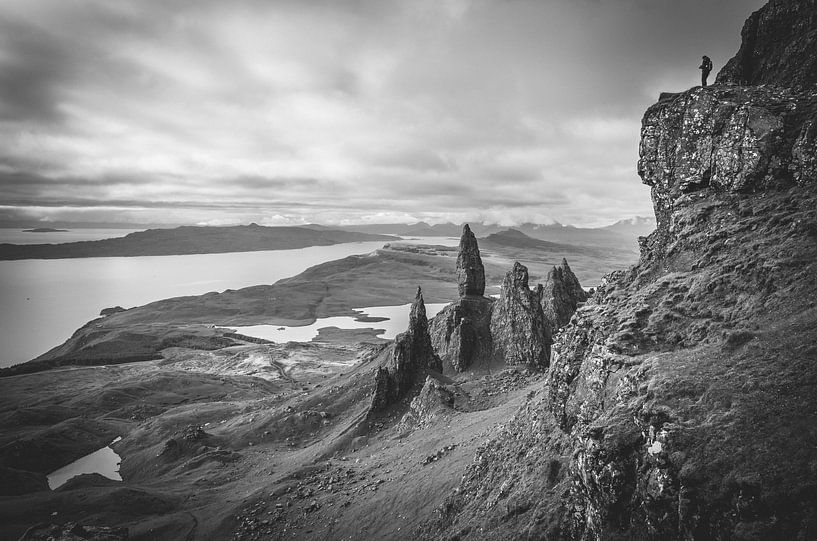 Old Man of Storr in its surroundings by Jasper van der Meij