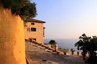 Maison grecque avec vue sur la mer