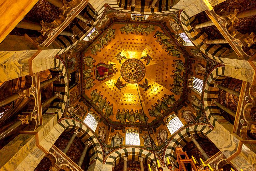 De Dom in Aken by John Kreukniet