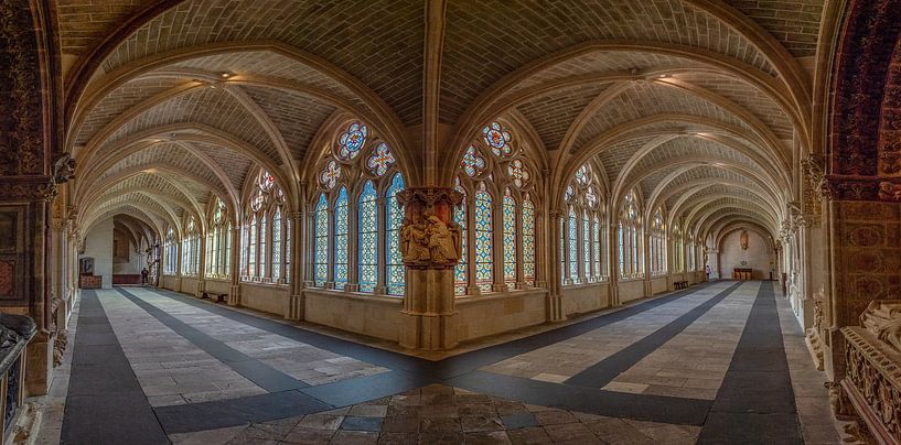 Galerie oder Kreuzgang der wunderschönen Kathedrale von Burgos von Hans Kool