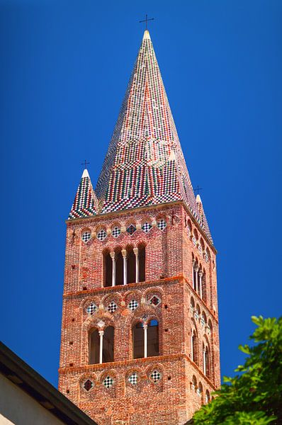 Détail du clocher en mosaïque dans une journée ensoleillée par Yevgen Belich
