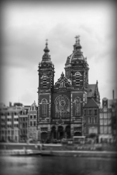 Basiliek van de Heilige Nicolaas (Amsterdam) by Harrie Eickenboom