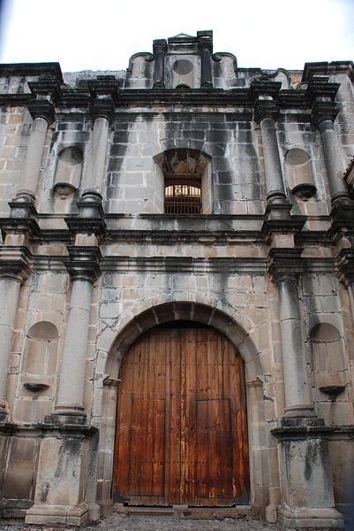 Kirche in Antigua Guatemala von Carolina Vergoossen