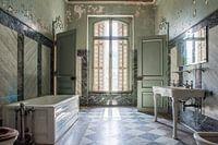 Urbex - large bathroom