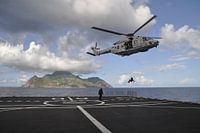 Marine helicopter op oefening