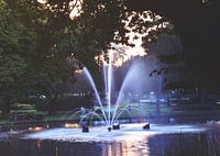 Een doorkijkje naar de fontein