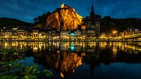 Dinant während der blauen Stunde